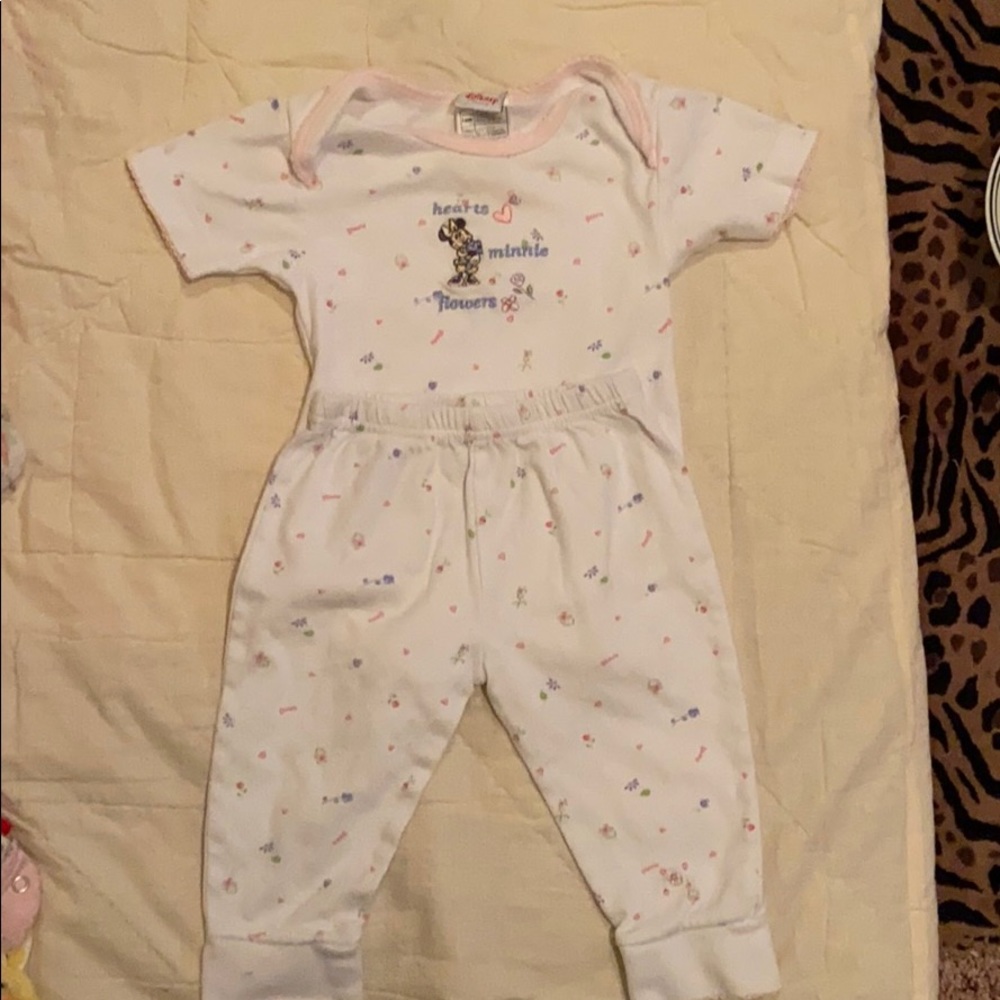 Minnie Mouse outfit